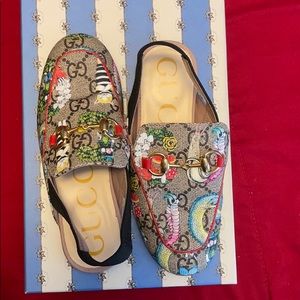 Gucci children’s slippers